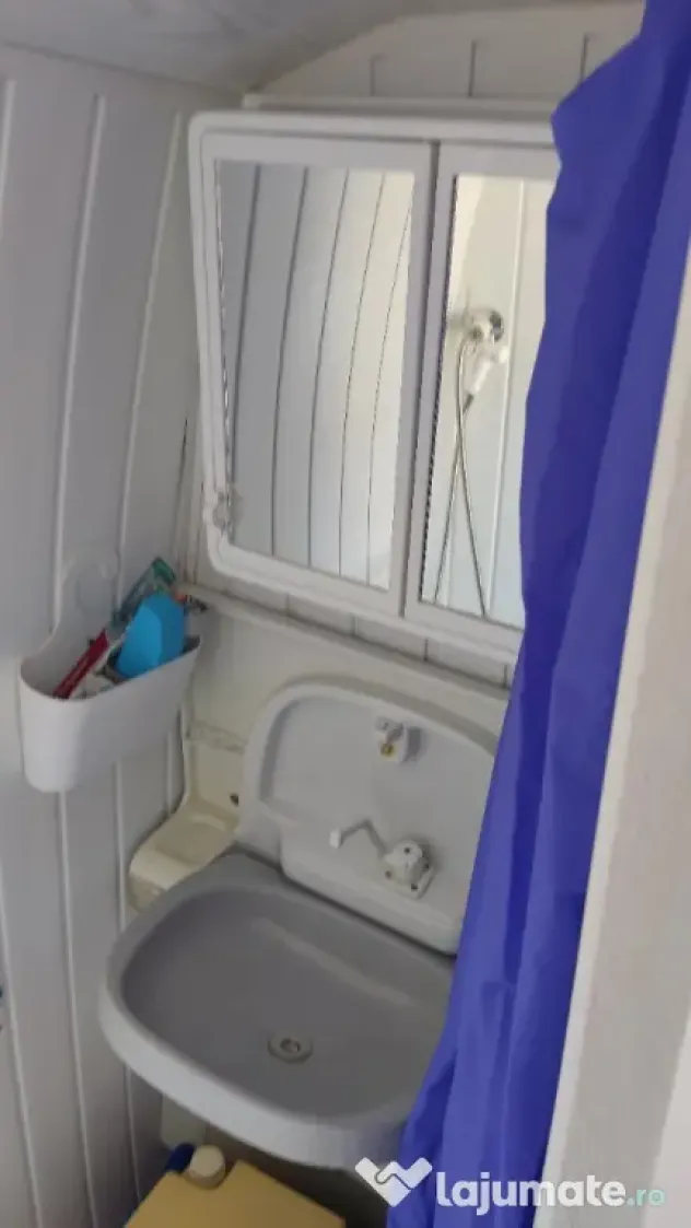 Campar Renault Master, euro 5, capacitate motor 2299, baie, bucătărie,aer condiționat, 3 locuri omologate