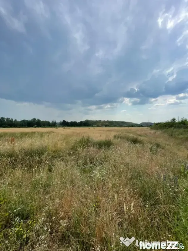Teren investiție – 30 ari intravilan, front stradal 28 m,
