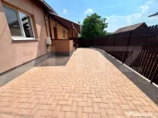 Casă cu 2 camere, 80 mp, curte 120 mp, 3 parcări | Baciu