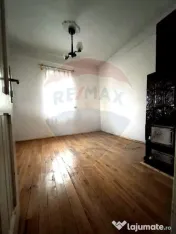Casă tradițională + teren generos, în centrul Măneci...