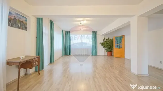 Vilă de inchiriat - Zona Blumana (pretabila diverse busi...