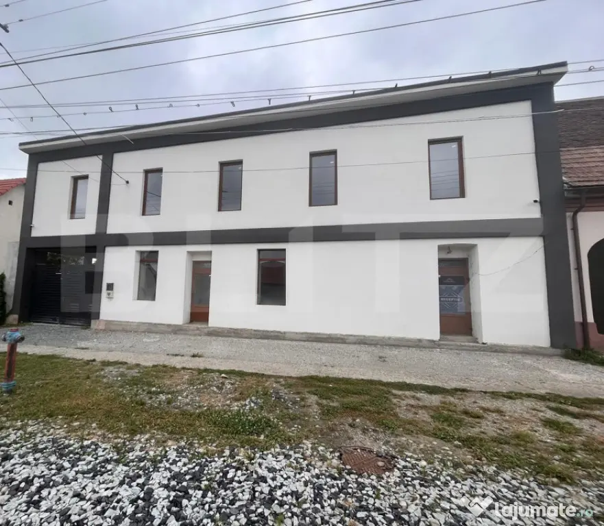 Casă individuală spațioasă + spațiu comercial, teren 3. - Bistrita (Bistrita-Nasaud)