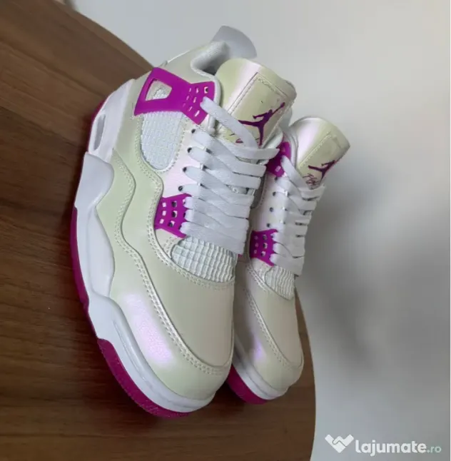 Jordan 4 Hyper Violet