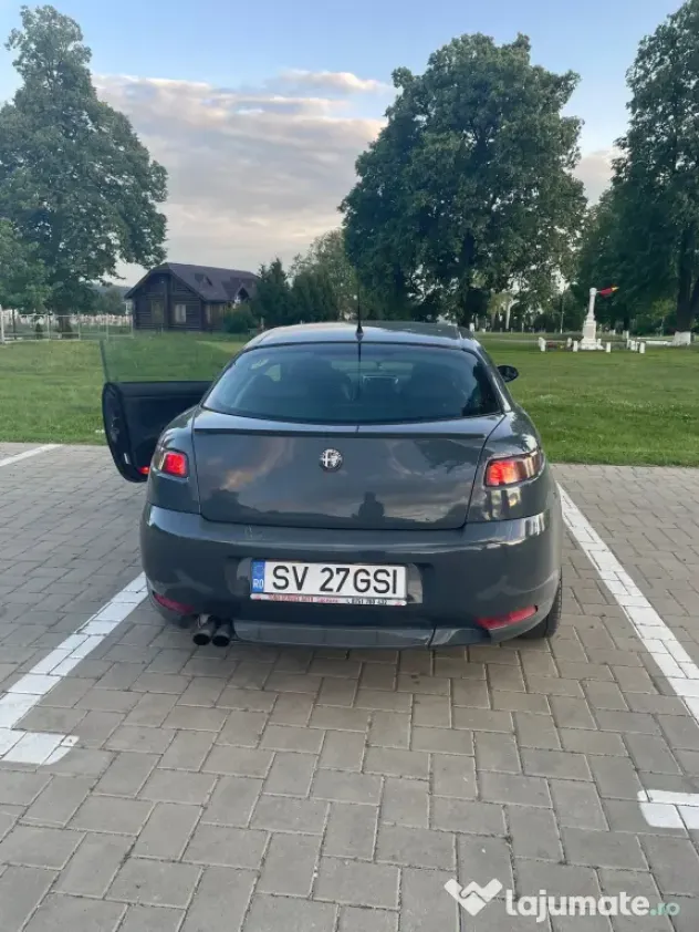 Vând sau schimb cu ceva în 4 portiere Alfa Romeo GT 2010