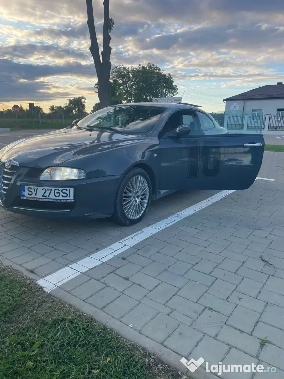 Vând sau schimb cu ceva în 4 portiere Alfa Romeo GT 2010