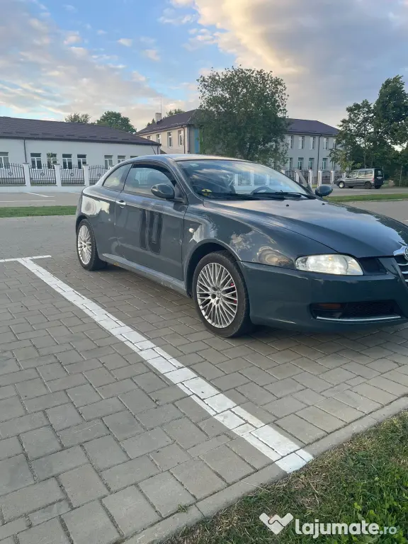 Vând sau schimb cu ceva în 4 portiere Alfa Romeo GT 2010