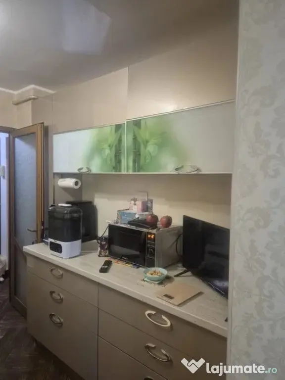 Apartament 3 camere Decomandat, Etaj 1 – I.C. Frimu (Mobilat & Utilat)
