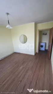 Vând apartament 3 camere Pitesti Gavana 3 