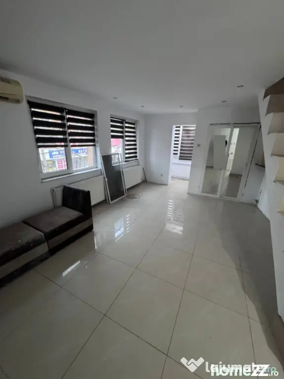 Apartament 2 camere, compartimentare pe doua niveluri, in zo - Constanta (Constanta)