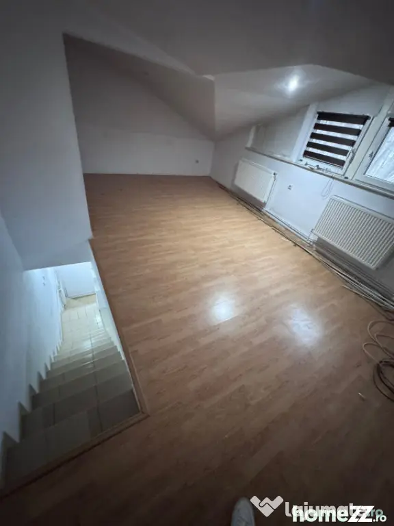 Apartament 2 camere, compartimentare pe doua niveluri, in zo - Constanta (Constanta)