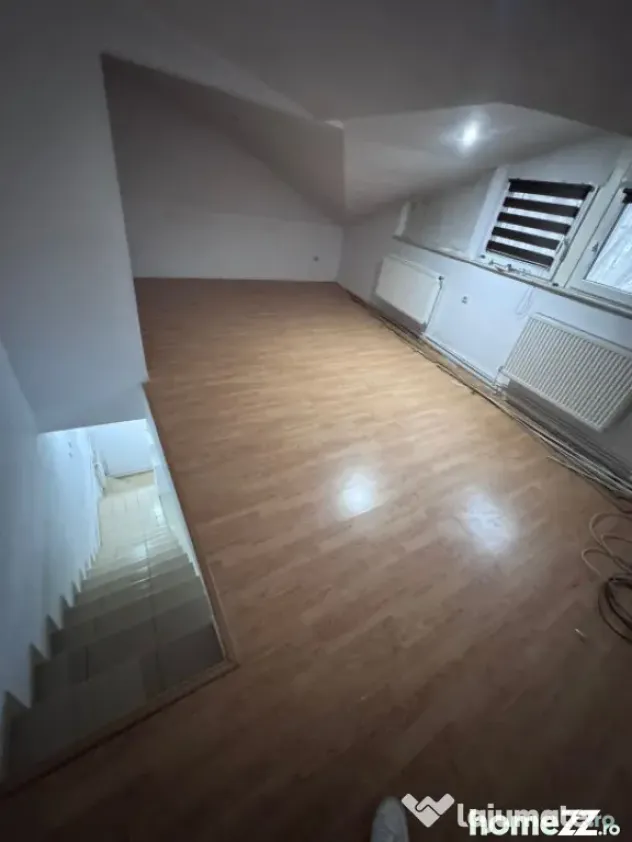Apartament 2 camere, compartimentare pe doua niveluri, in zo - Constanta (Constanta)