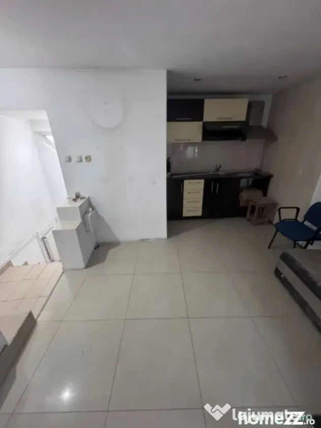 Apartament 2 camere, compartimentare pe doua niveluri, in zo - Constanta (Constanta)