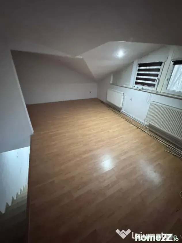 Apartament 2 camere, compartimentare pe doua niveluri, in zo - Constanta (Constanta)
