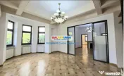 Apartament in vila - curte exclusiva 300 mp - Strada Paris /