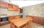 Apartament in vila - curte exclusiva 300 mp - Strada Paris /