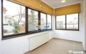 Apartament in vila - curte exclusiva 300 mp - Strada Paris /
