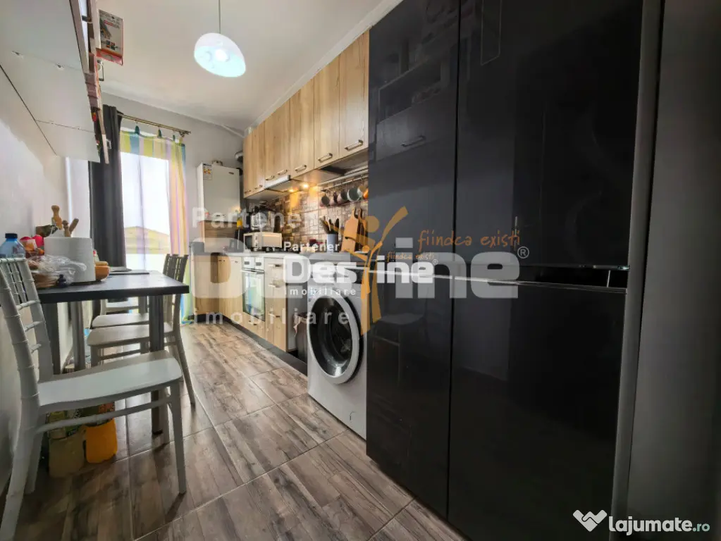 Apartament 2 camere decomandat 49 mp + balcon