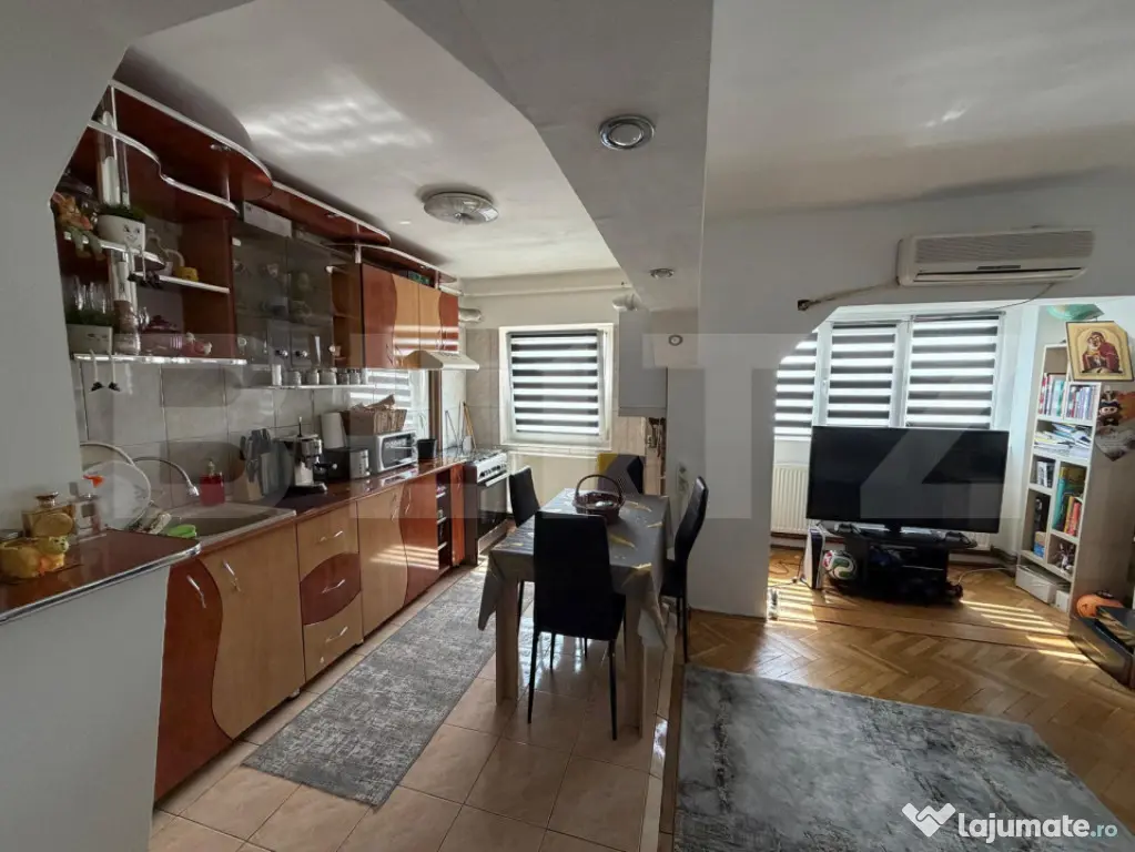 Apartament 2 camere, 1 Mai, zona parc.