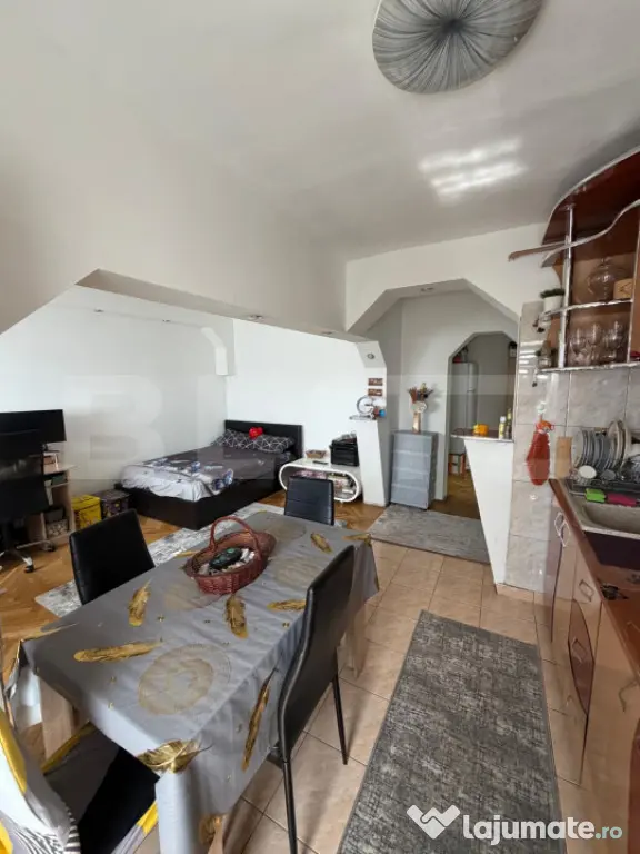 Apartament 2 camere, 1 Mai, zona parc.