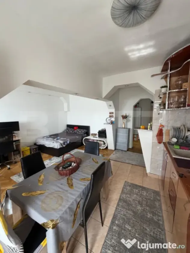 Apartament 2 camere, 1 Mai, zona parc.