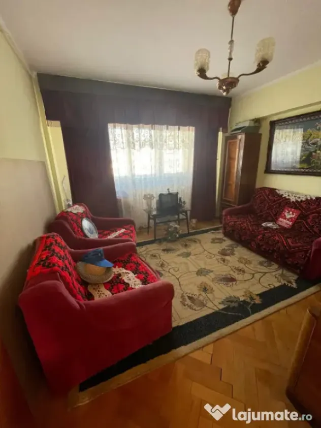 Apartament 3 camere Calarasilor, suprafata totala 73mp