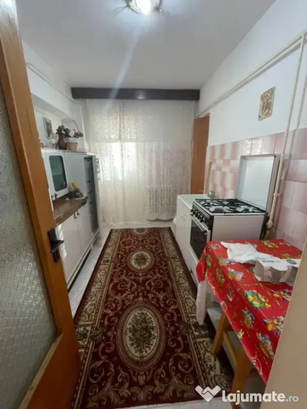 Apartament 3 camere Calarasilor, suprafata totala 73mp