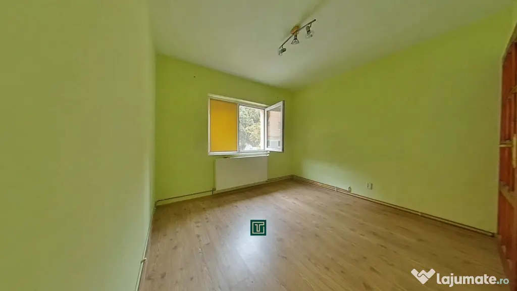 Apartament spațios cu 3 camere de vânzare în Arad – zon