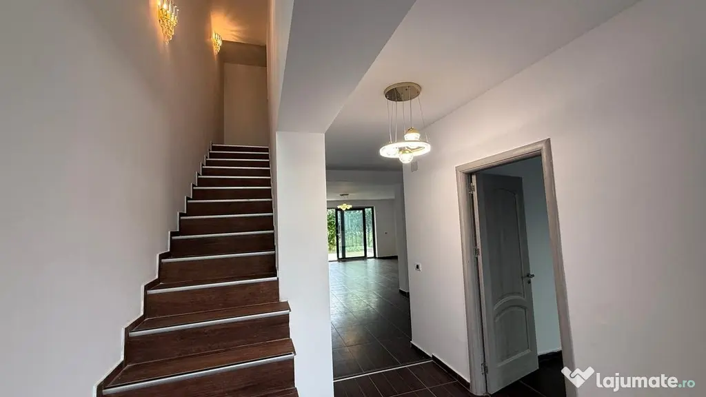 Duplex modern, localizare excelentă, Ostratu