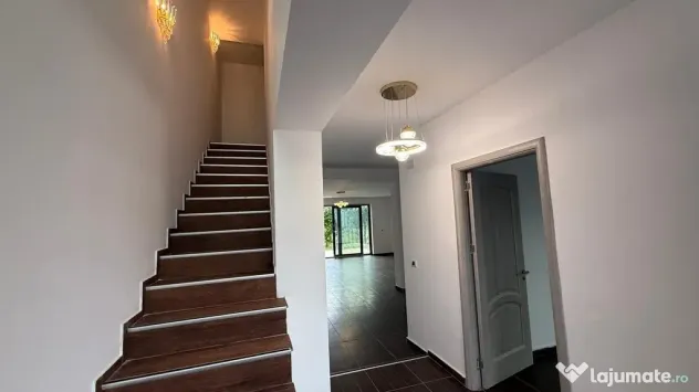 Duplex modern, localizare excelentă, Ostratu