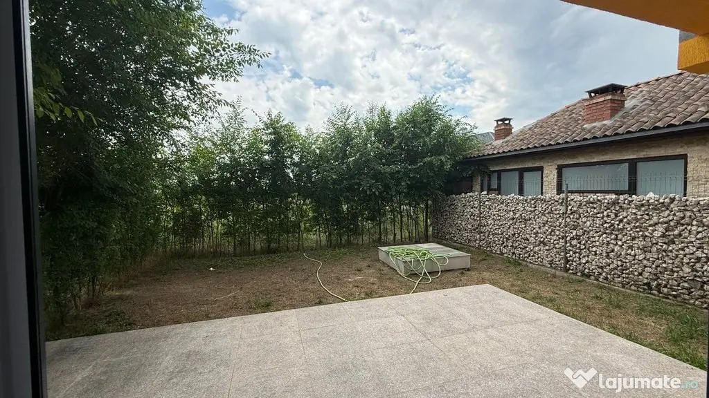 Duplex modern, localizare excelentă, Ostratu
