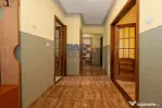 Apartament cu 3 camere, două băi, 77 mp