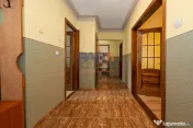 Apartament cu 3 camere cu două băi și balcon mare