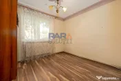 Apartament cu 3 camere cu două băi și balcon mare