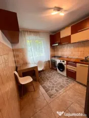 Apartament o camera PODU ROS 30mp etaj intermediar