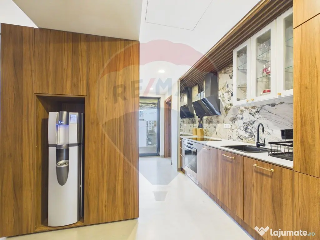 Apartament cu 3 camere ultrafinisat de inchiriat - Zona D...