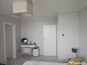 Mută-te imediat! 2 camere, vedere superbă la lac, bloc ... 