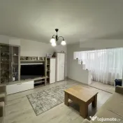 Apartament de 3 camere, zona Stejari 