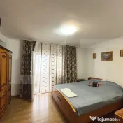 Apartament de 3 camere, zona Stejari 