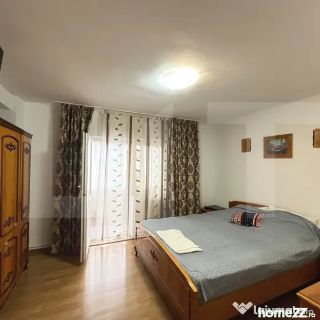 Apartament de 3 camere, zona Stejari