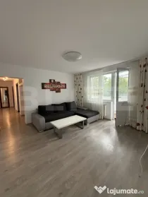 Apartament 4 camere, Zona centrală, Et 3