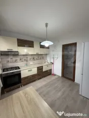 Apartament 4 camere, Zona centrală, Et 3