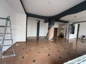 Oportunitate Comercială: Spațiu de Închiriat cu Vitrină 
