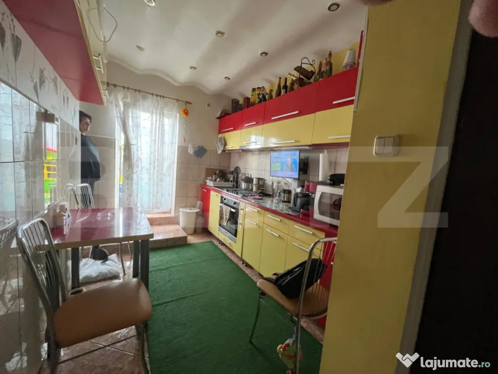 Apartament cu 2 camere, decomandat, etaj 8/8, terasa 20 mp,