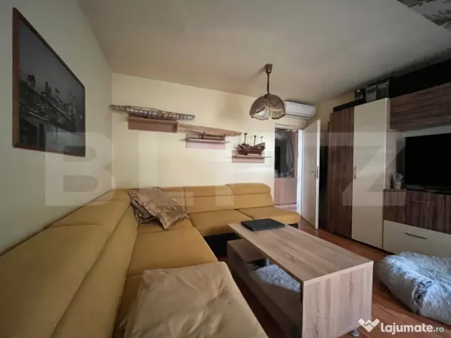 Apartament cu 2 camere, decomandat, etaj 8/8, terasa 20 mp,