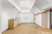 Spațiu comercial cu potential in zona cu trafic intens -...