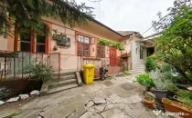 Apartament cu 2 camere în centrul Aradului, la curte comuna