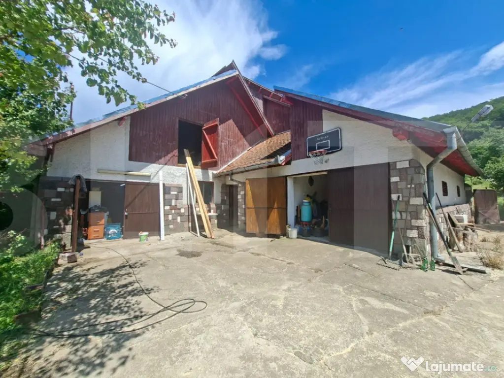 Casa spatioasa in Valcele, aproape de natura, teren 4500mp