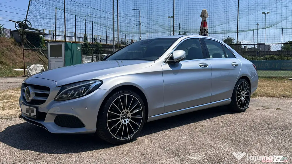 Mercedes Benz 220W205 km reali fără daune
