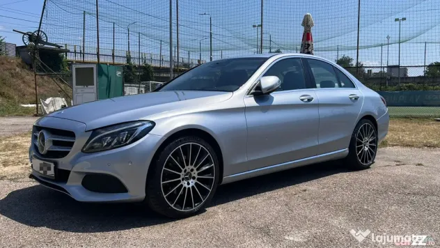 Mercedes Benz 220W205 km reali fără daune