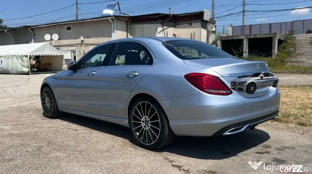 Mercedes Benz 220W205 km reali fără daune